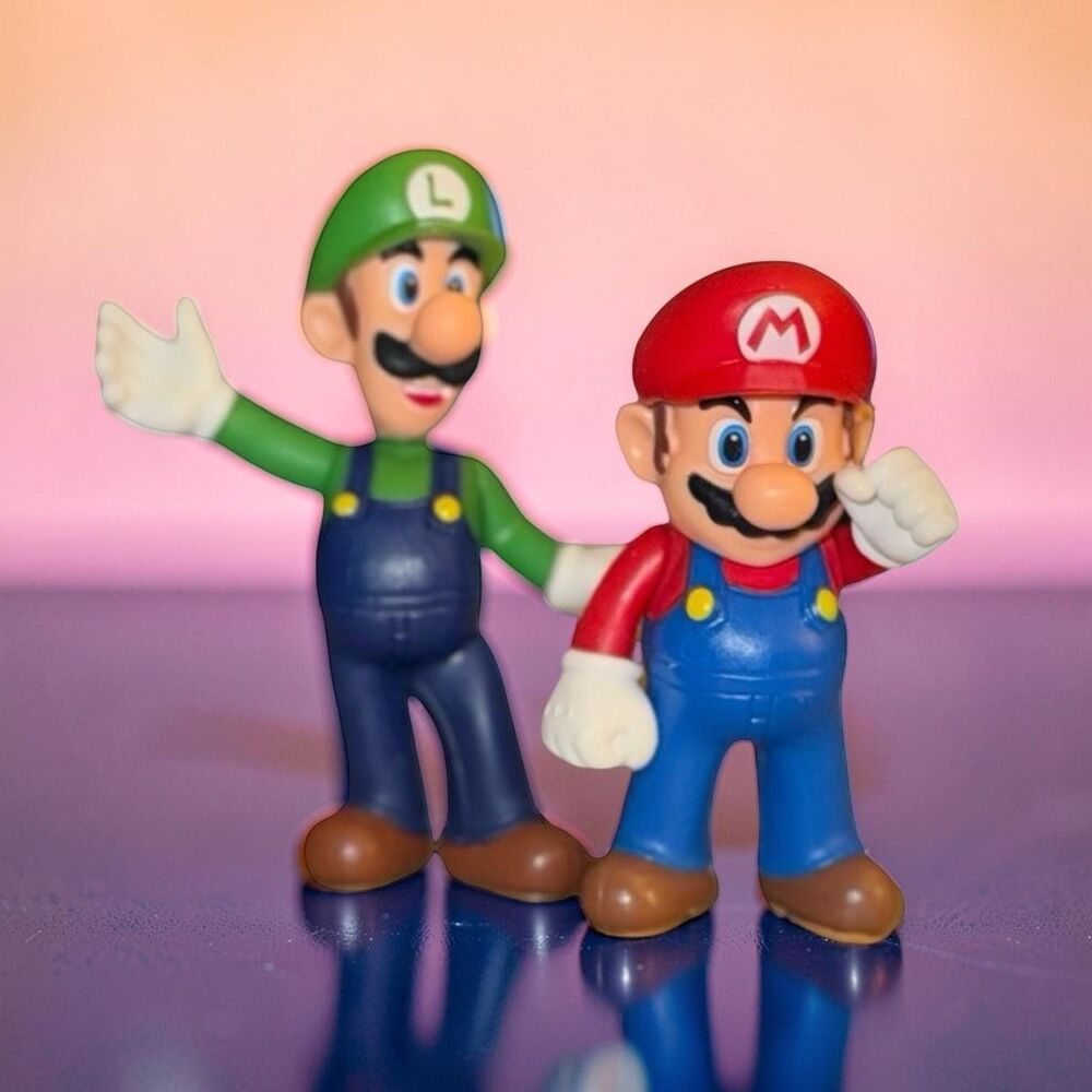 Nintendo Super Mario Bros Mario & Luigi Figures 2.5”3” B21